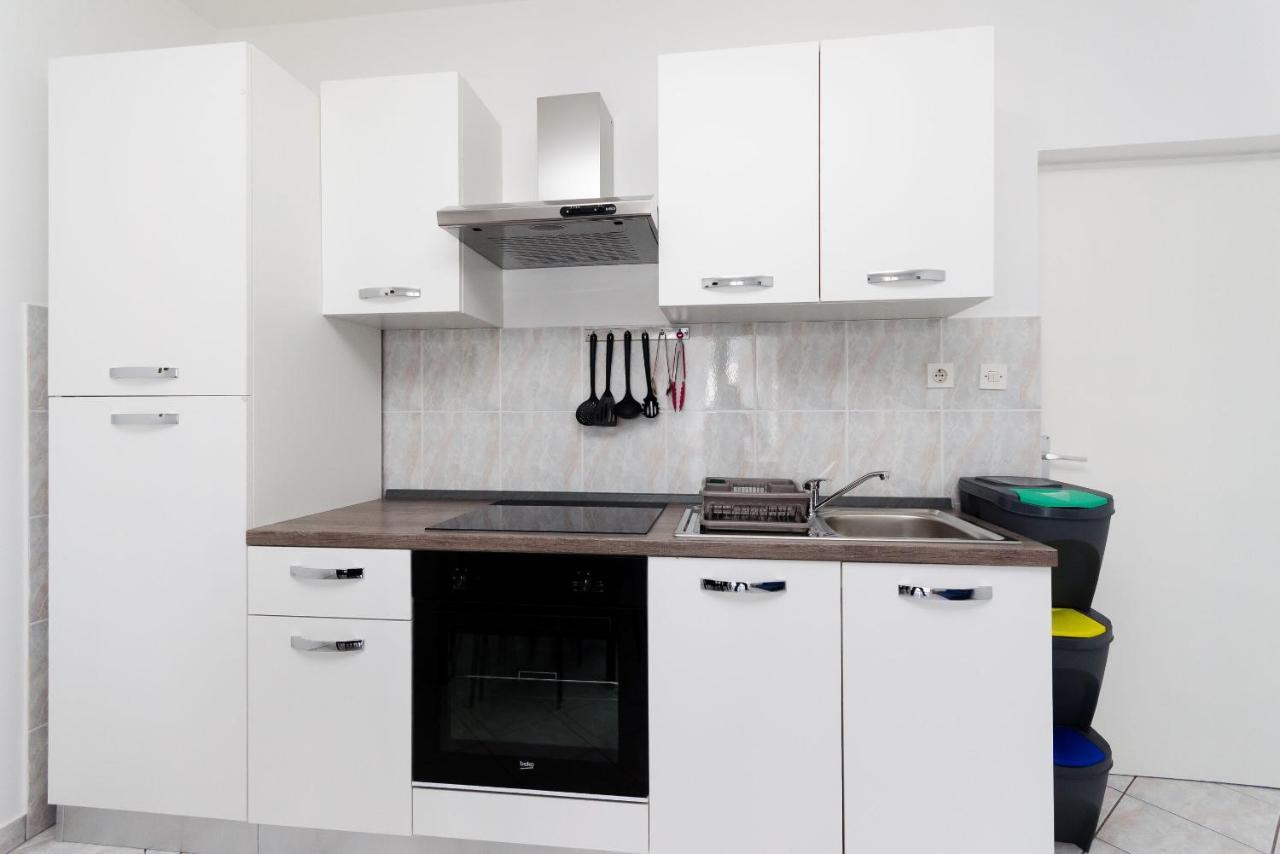 Apartments Luka Supetarska Draga Dış mekan fotoğraf
